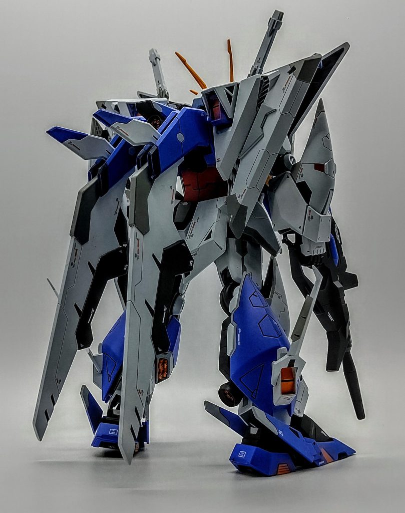 ほとんどがスクエアなパーツなのでエッジ出しやC面を追加してエッジを強調しています。