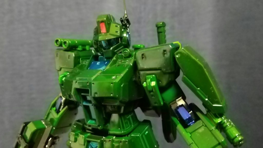 肉眼だと濃い緑ですが写真だと色々な表情になります(>_<)b