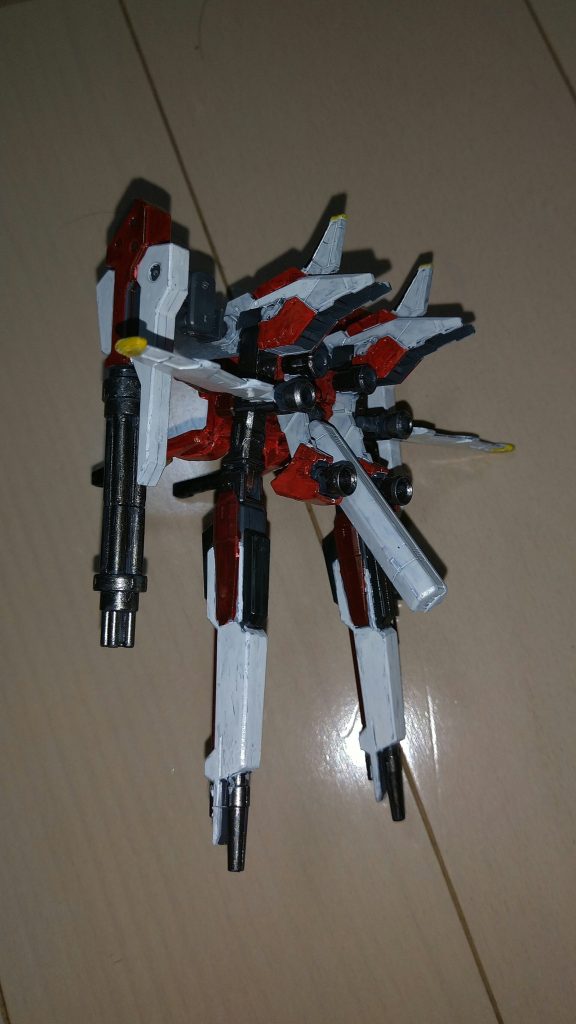 塗装途中のストライカーパック。