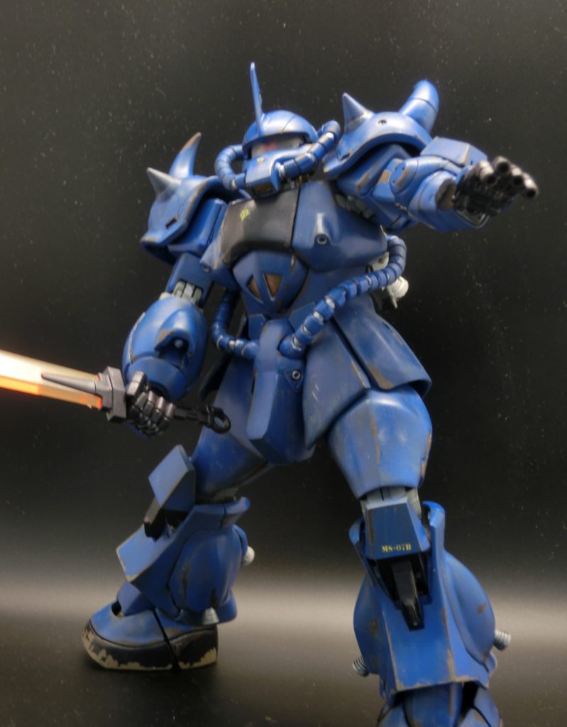 太腿もより太くし、ガニ股にしてスカートも延長しました。