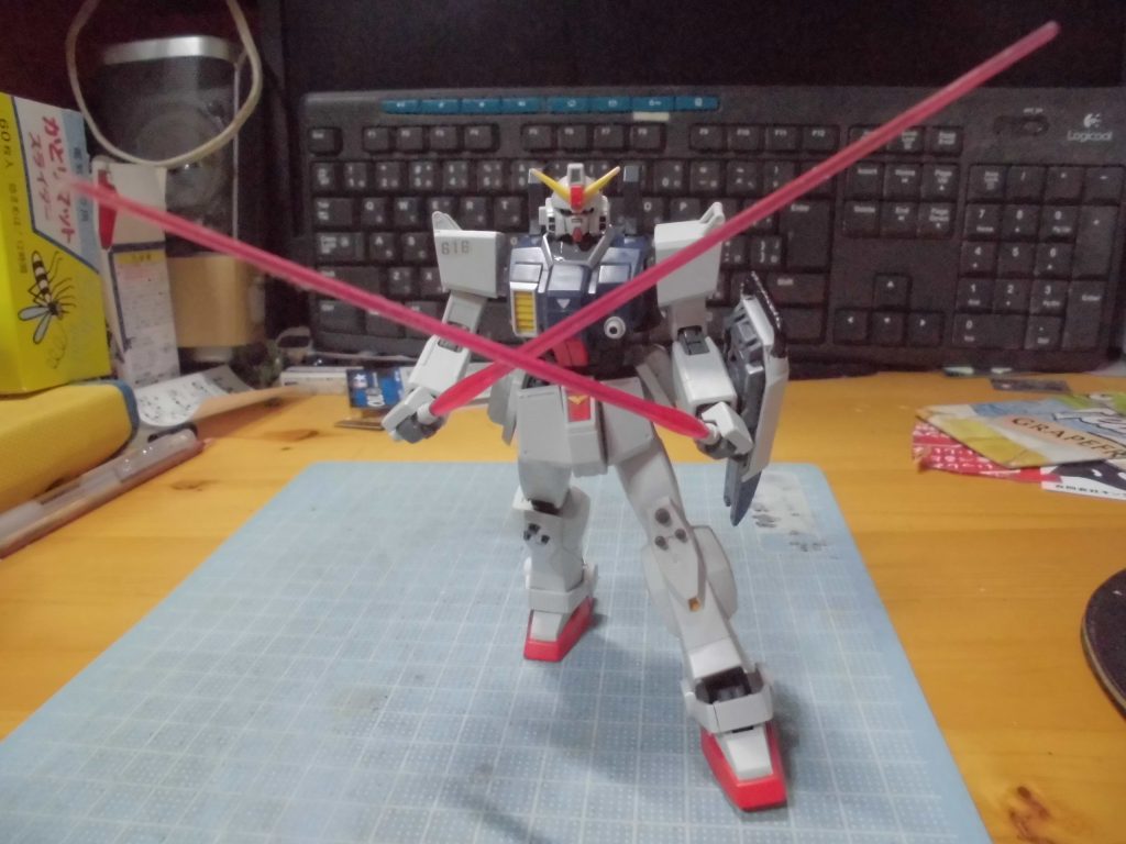 最後に『ビーム・サーベル×2』と『ショート・シールド』を持たせて『斬撃系』のアクションポーズ！！