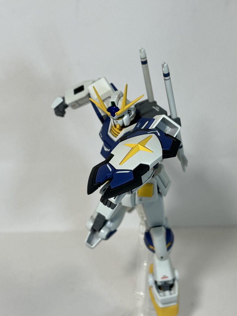 今回1番のお気に入りポイントがこのシールドで、なかなかいい配色にできたな〜と思ってます。