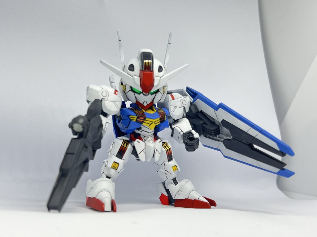 肩や足首はHGを参考にスジボリを追加。