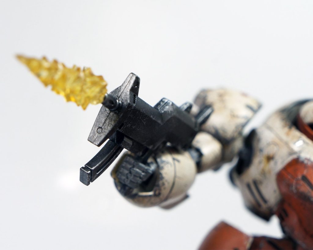 The muzzle flash effect came from one of the MG RX-78-2 The Origin ver. effects parts. I was really glad that it fit perfectly.
