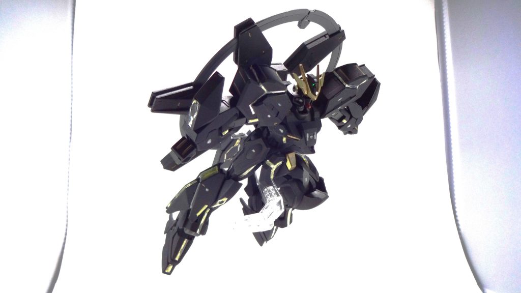 スターゲイザーと同じく、ヴォワチュールリュミエール稼働時には全身にあるスリットが発光し、機体の周囲に光輪が形成される。