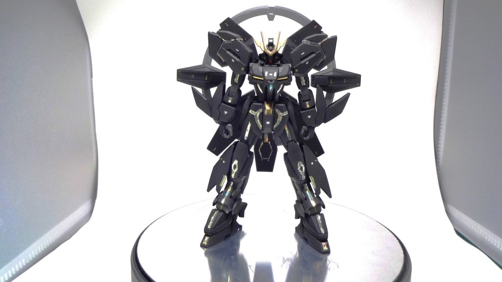 前機同様PS装甲や武装の類いは搭載されていない。