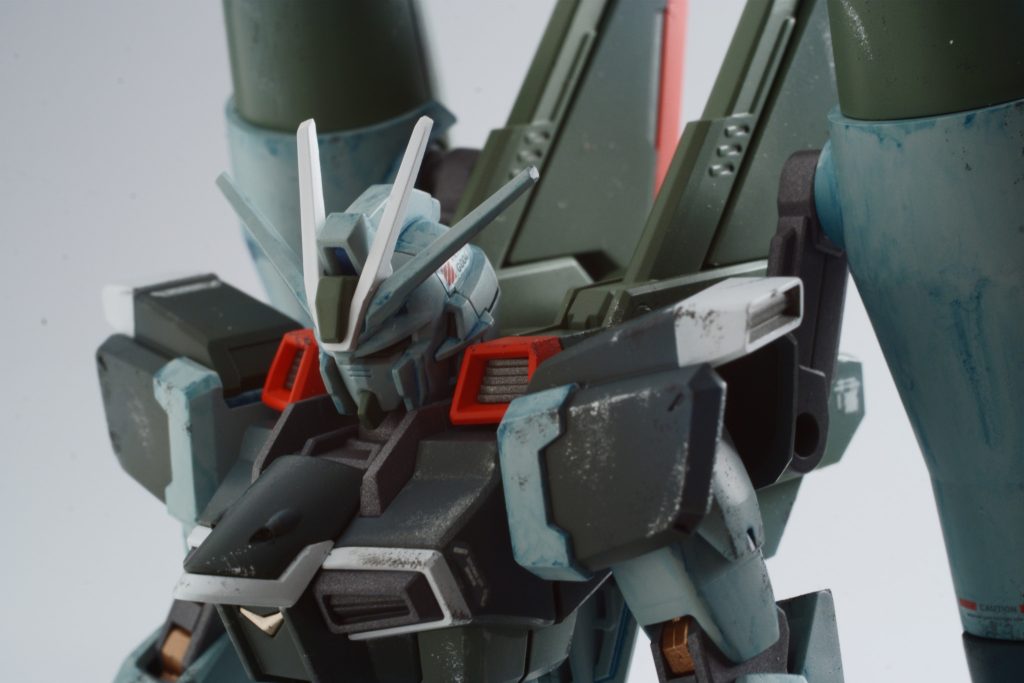 色的に汚しにすごく困ったのですが、スポンジチッピングに終始しました。