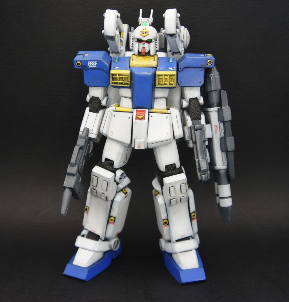 ジャンクであったMGガンダムと陸戦ガンダムをベースに作成いたしました。脚部は特徴的な形状をしているため外装パーツはフルスクラッチです。