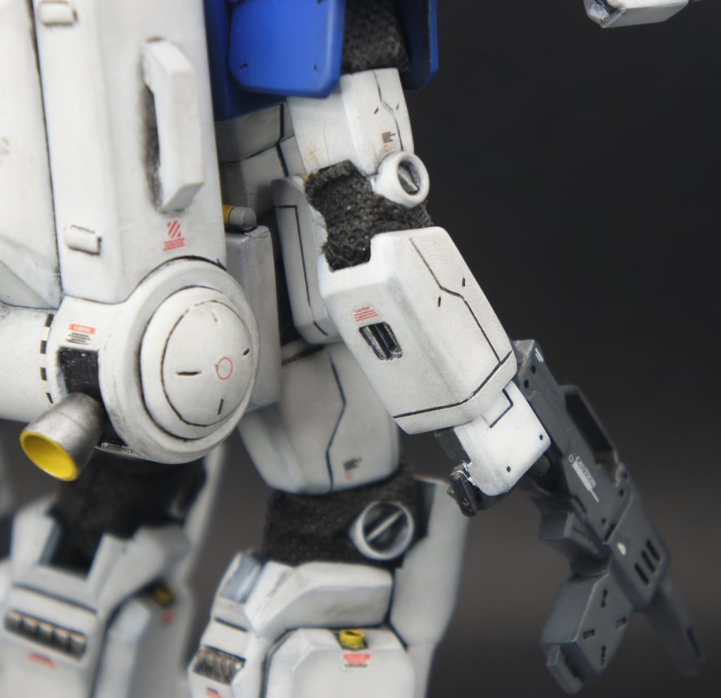 サンダーボルトで特徴的な関節シールドは不織布でチクチク縫いながらカバーを作成しました。辛かったです。最後までご覧いただきありがとうございました。