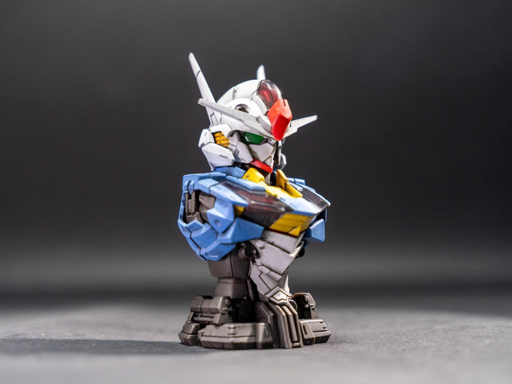 合わせ目消しなどは行っていません。いやしかし、ガチャガチャでこのクオリティとは恐ろしい。結構ディティールが細かく入っています。いい息抜きになりました。