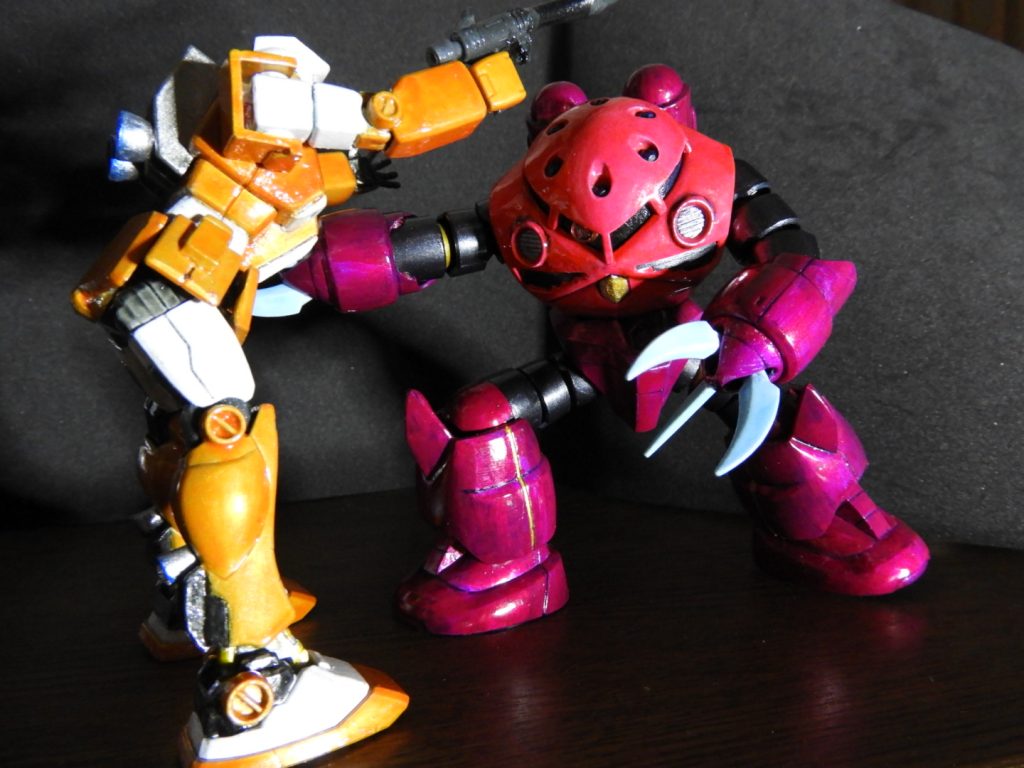 ジムライトアーマーさんと…名シーン📸ズゴックさんの手のところゴールド入れる前に撮影しちゃいましたぁ😭