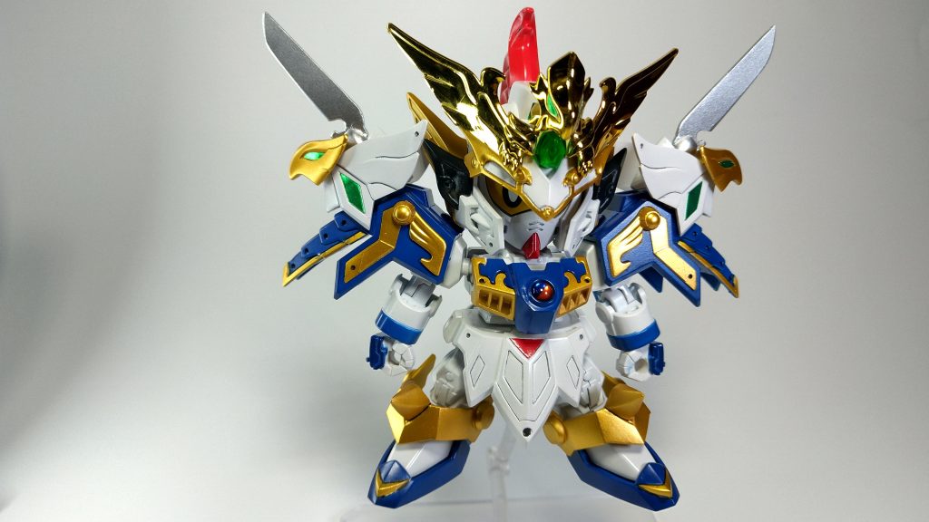 更に棒立ち+背部の装備なしで。肩部の銀色の刃のような部分もプラバンで造形しました。スタイル改修は行わず、突起部分の装飾を削ってデザインを少しだけ(地味な感じに)変えています。