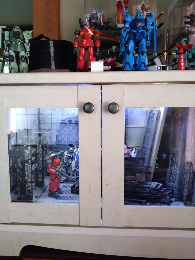 撮影スペースが無いので、こんな所に基地を建設中でした（笑） 山田化学工業さんのおかげでかなりはかどります!ありがとうございます!!  拙い投稿ですが、見ていただけたら嬉しいです。ありがとうございました!