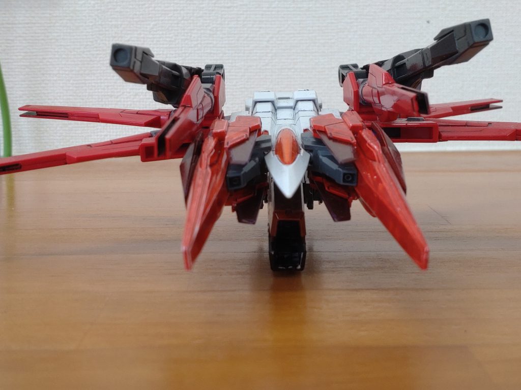 大型レールガン２本、GNドライヴ搭載型ＧＮランチャー搭載