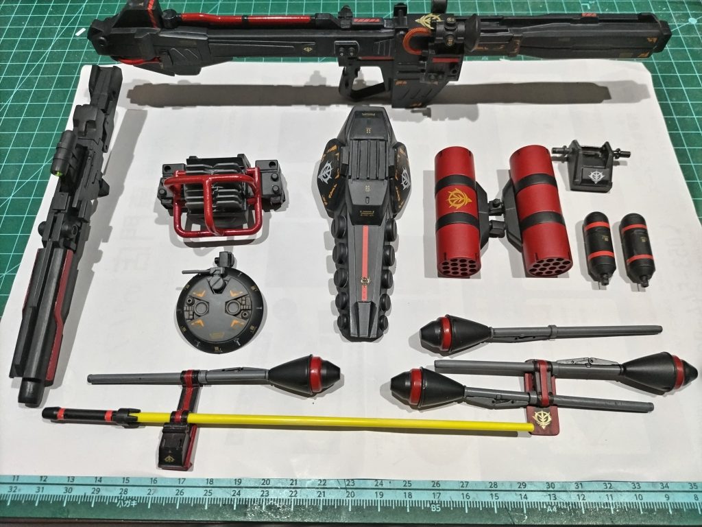 バックパックとウエポンとなります。マグネットでの脱着可能