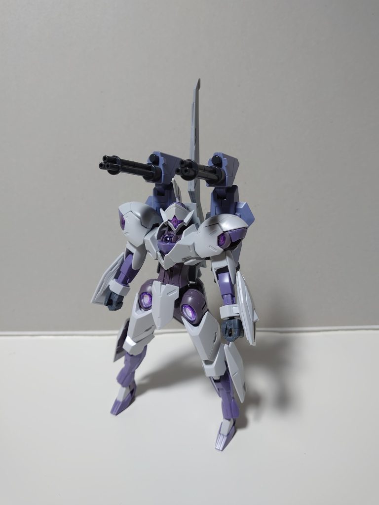 【機体設定】・形式はCFK-029V・CFK-029Aミカエリスに、3連装ビームガトリングガン2門を備えた砲撃戦パックを装備させたもので、作戦に応じて、ジャイアント・バズ、ラケーテン・バズ、速射式スマートガンを携行することも多い・砲撃戦パックはロケットブースターと一体化しており、CFK-029Dミカエリスデストロイヤーほど速くはないものの、大気圏内飛行能力を付加されている・ビームサーベルはCFK-029Dとは形状の異なるものを使用〜つぐみの紹介文より