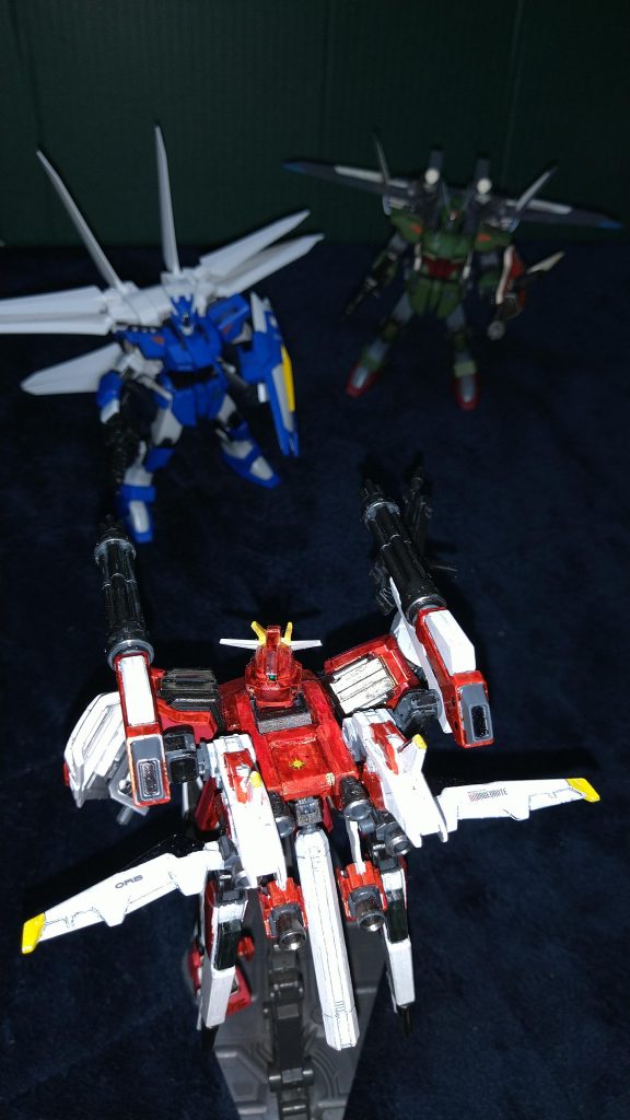 ジオラマ風1前回投稿のストライク・ネオと。