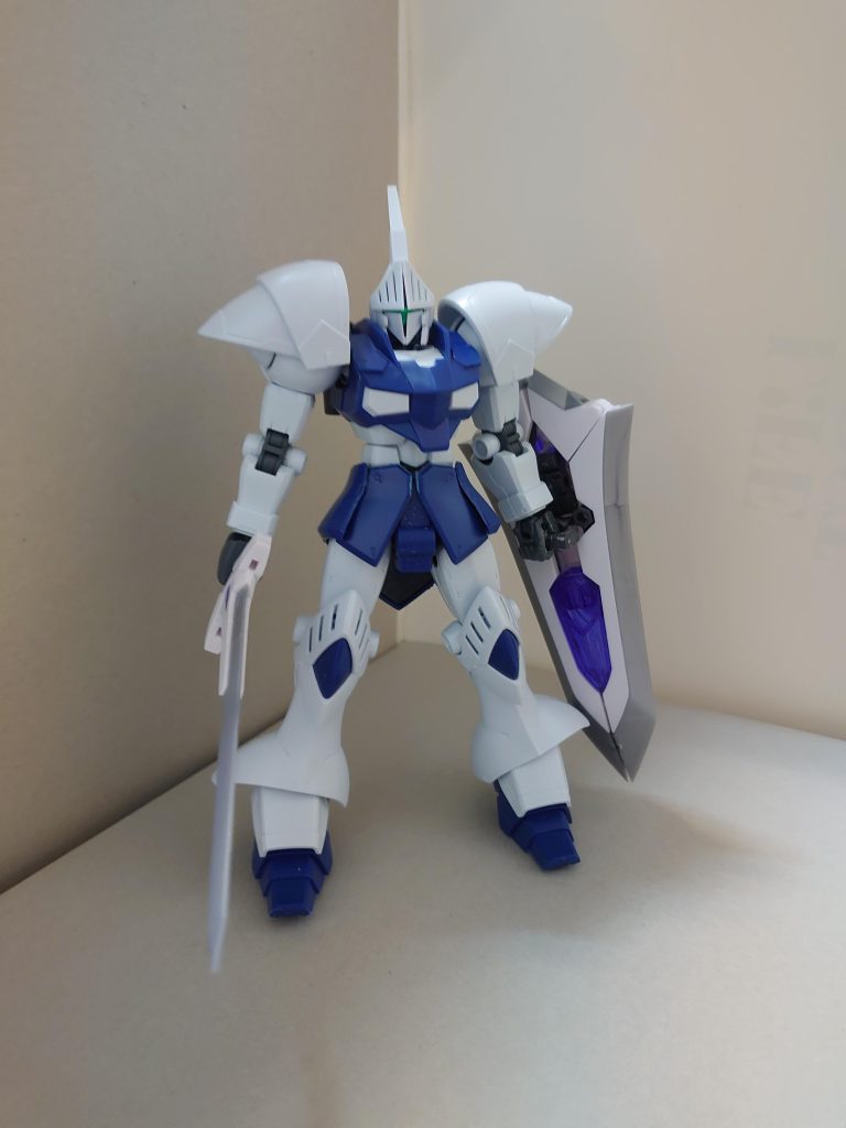 【概要】MSZ-002CH/ギャンスロット改Morfonicaのヴォーカル、倉田ましろがギャンをもとに制作したガンプラ。 【設定】一年戦争から5年後、連邦内反地球連邦組織エゥーゴは旧ジオンから接収したYMS-15ギャンを、主に陸戦型として若干数生産(エゥーゴでは、ゲルググのMSZ-001の続番であるMSZ-002を機体番号としている)、来るべきグリプス戦役に備えていた。このうちの数機を、エースパイロット用に改修したものが、MSZ-002CH、通称「ギャンスロット改」である。旧ジオンがこれより先に制作し、ティターンズが使用したワンオフ機「ギャンスロット」に対して「改」を付している。メインカメラは、ギャンスロットのモノアイに対し、MSZ-001に準じたゴーグルが採用された。機体番号末尾のCHとは「騎士道」を示す「Chevery」の頭文字から。