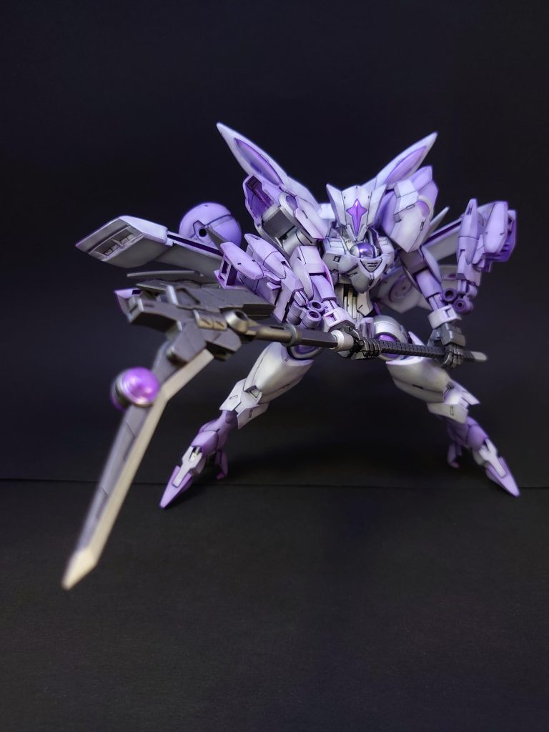 正面ポーズクリアパーツはアメジストパープル→光沢で塗装しました。