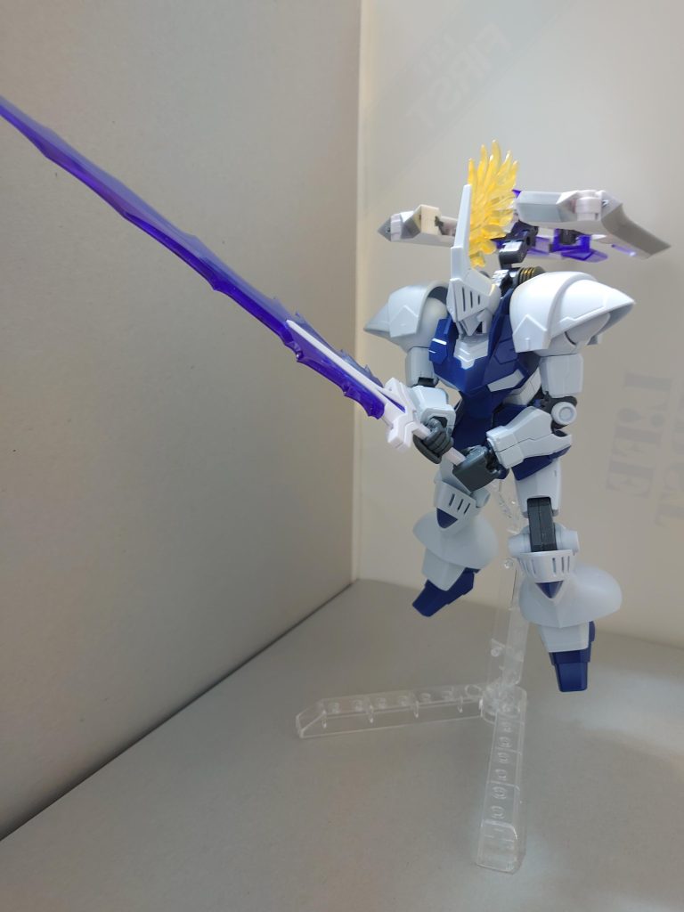 シールドを背負ったフライトモードで斬りかかる!!ましろ「逃がさんげんね！」