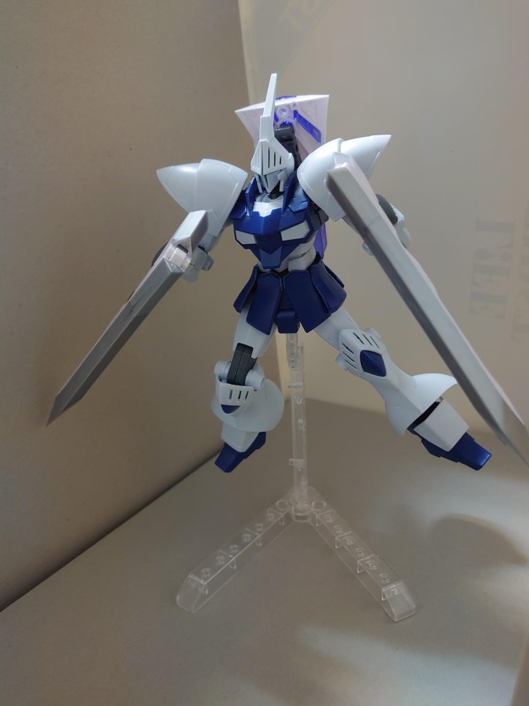 シールド両側面のエッジ部分を取り外し、実体剣「バトルブレイク」として使用することができる。ましろ「これで終わりやと思うたがけ？」何と、これらのバトルブレイクはI-フィールドすら無効化してしまうのだ!! 