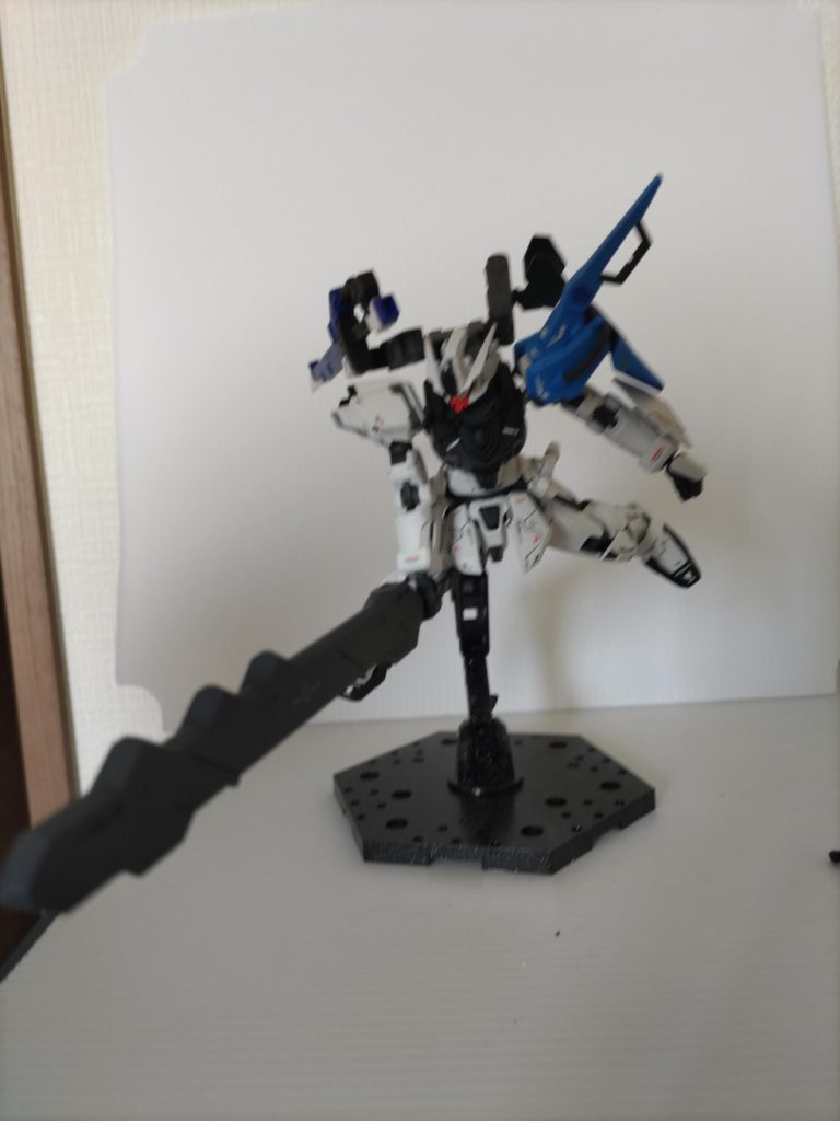 バスタードメイス、叩きつけっぽいポーズ