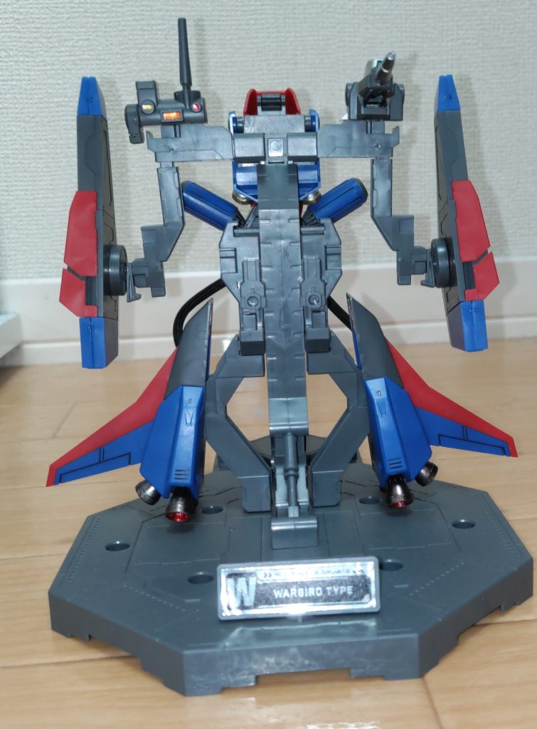 ウイングタイプの台座にセット😀あと一つ欲しいけど、2つからしか購入できないし🤔いつもありがとうございます。ぼちぼち作っていくのでよろしくお願いしまーす😀