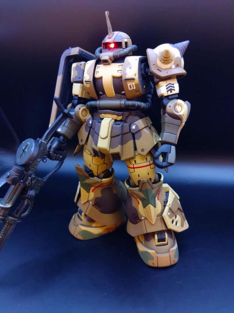 塗装は水転写シールをカラーコピーして、それをマスキングシートに貼り付けて、カッターで切ったマスキングを貼って塗って、剥がして貼って〜の繰り返しで塗装しました。