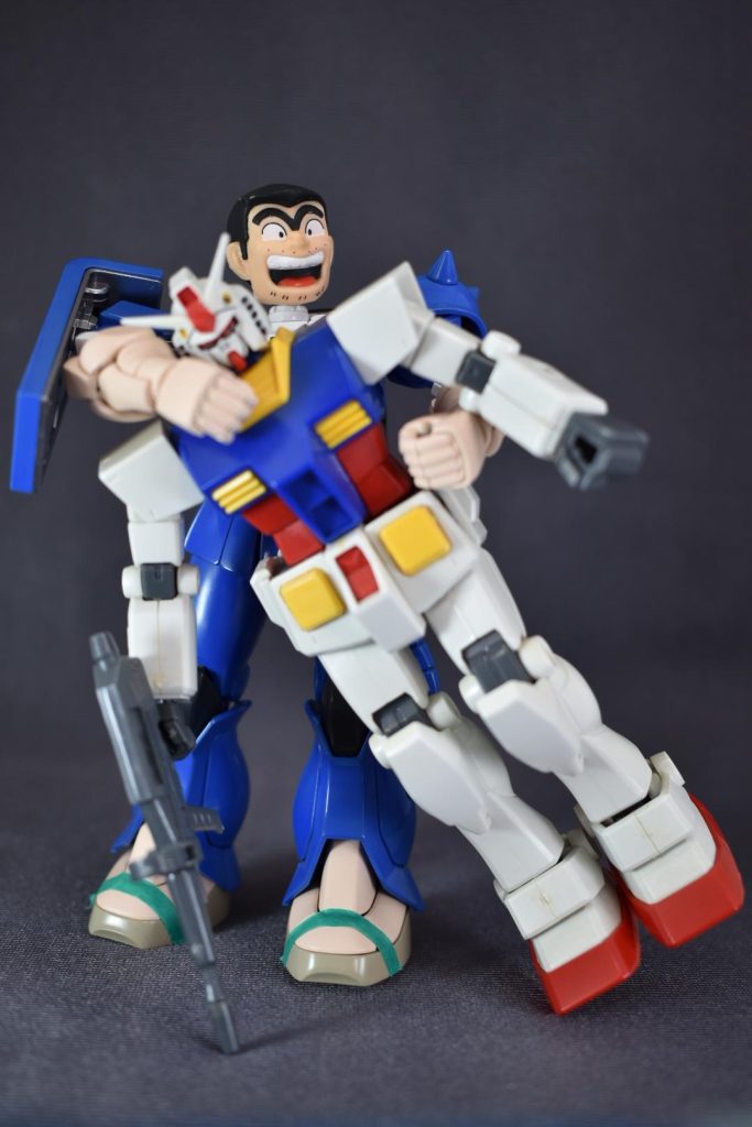 なんやかんやで連邦軍の新型モビルスーツ「ガンダム」の奪取に成功した両さんザク