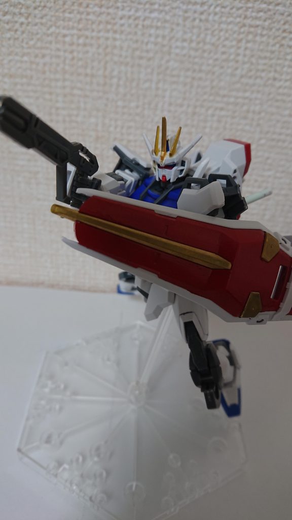 ビームスマートライフルは小型であるが基本的に玉切れがなく、威力が強い武装。