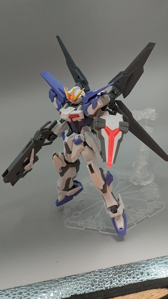 また、緊急時には機体用動力として転用可能である為、専用運用艦が随行しない環境下であっても外部バッテリーであるアーマーを換装する事で即時出撃が可能である。