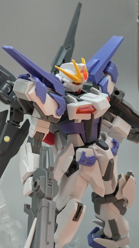 現地改修機体である事から、一見 整備性に乏しい印象だが、試作パーツの開発コンセプトが【戦闘時における整備性・改修及び即応性】を主眼に置いたパーツであった為、非常にメンテナンス性の高い機体に仕上がっている。尚、ストライカーパックのウィングバインダー、ライフルオプションは 戦後、ザフトとオーブの技術交流が諮られた際に共同開発された物である。と、言う 脳内設定になっております。色々 設定が ガバガバな所はありますが if なので大目に見てやって下さい。(^_^;)