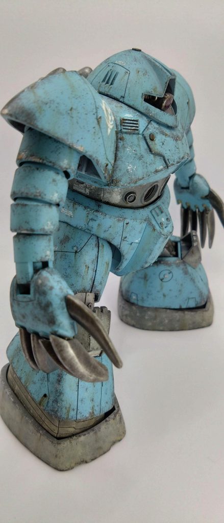 クローにはエポパテを盛って大きくしております。配備された機体を現場で改造、運用されているイメージです。ジオンの水陸両用機体はイメージが膨らませやすいです。