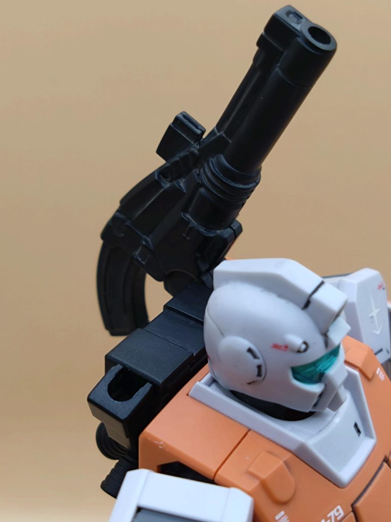 ビームライフル、背中のランドセル、関節部分はブラックサフェーサー吹いておしまいです。以上、ご覧いただきありがとうございました。