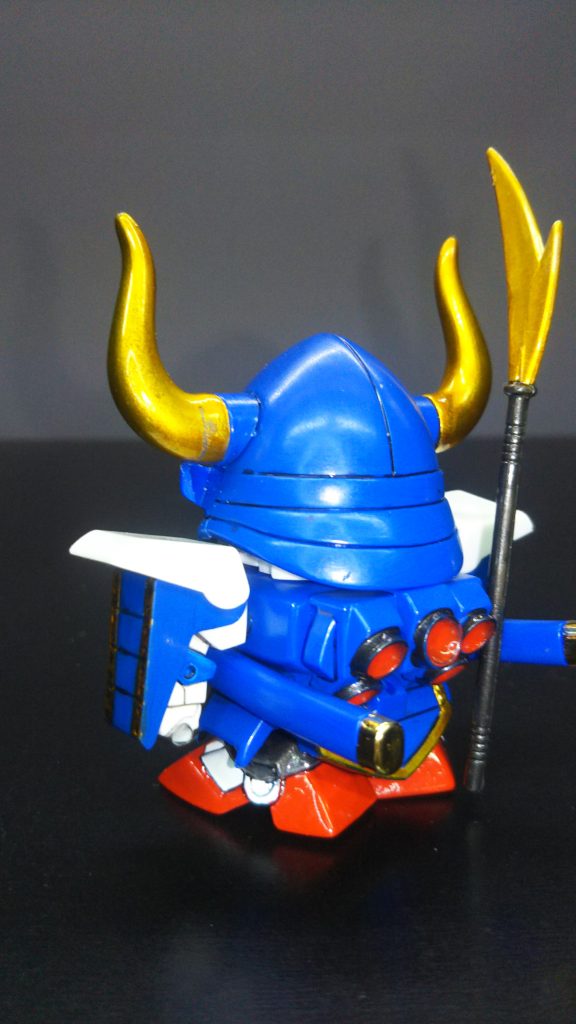 発売当時、SD武者シリーズは人気で三国統一編だったかな…白龍、青龍、紅龍頑駄無辺りまでは作ってました。白龍辺りまでシールは殆ど使わず色塗りで作っていましたが、白龍頑駄無のシリーズからは難しく感じて作らなくなっていきましたね。