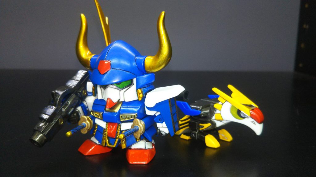 説明書や説明書の後ろの漫画を参考にライン消しと色塗りしていました。今回のキットは密林の摩亜屈なので、普通の摩亜屈に関する資料が少なく一部違う所が有るかも知れませんがご了承下さいｗ