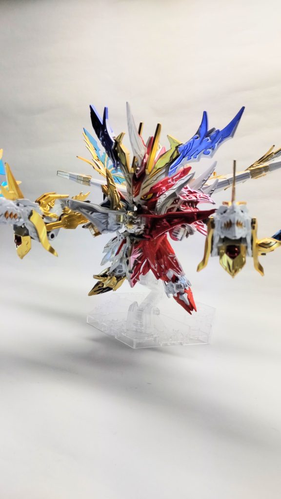 スペリオルフォーミュラーファイナルドラゴンは、胸部とソルドラグーンに聖なる力を収束して一気に解き放つ。真っ向からぶつかり合い、激しくせめぎ合う光と闇の力。どちらもほぼ互角。プ「我は負けぬ!!滅びるのはお前だ!!」ス「こっちだって負けられない!俺が……俺達がナイトワールドの希望だ!!!!」そう叫ぶと同時に、数倍に膨れ上がった光の奔流が闇の力との均衡を崩し、勢い良く董卓を飲み込む。プ「そん……な………バ……カ…………なっ……」スペリオルフォーミュラーファイナルドラゴンの渾身の一撃を受けて、董卓は完全に消滅した。これでZ族の反乱事件に幕が降ろされた。ナイトワールドに恒久平和があらんことを。                〈完〉