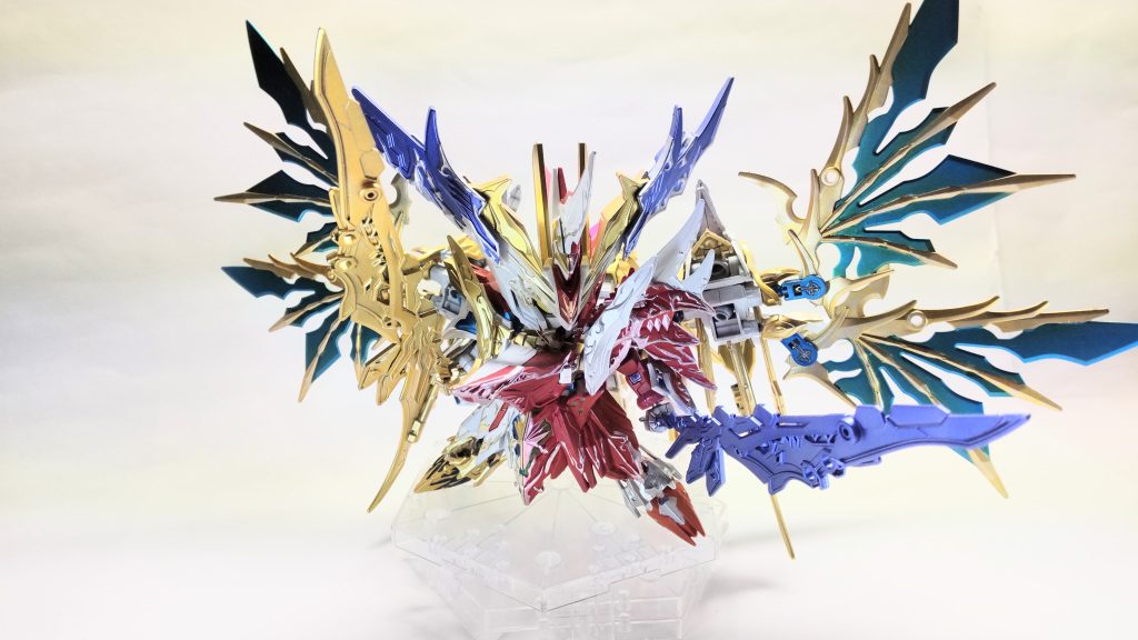 駄文に今までお付き合い頂きありがとうございました🙇文才がない人間は文章を書いちゃダメですね😵💦猛省しております…………😅(気を取り直して)元のスペリオルフォーミュラーファイナルドラゴンからカラーを変更したのでどうなるか不安でしたが、個人的にはこの配色もアリだなと😁元ネタのファイナルフォーミュラーの金✕紫の配色を無くしてしまうのはもったいないと思ったので、合体剣に名残りを残しておきました。