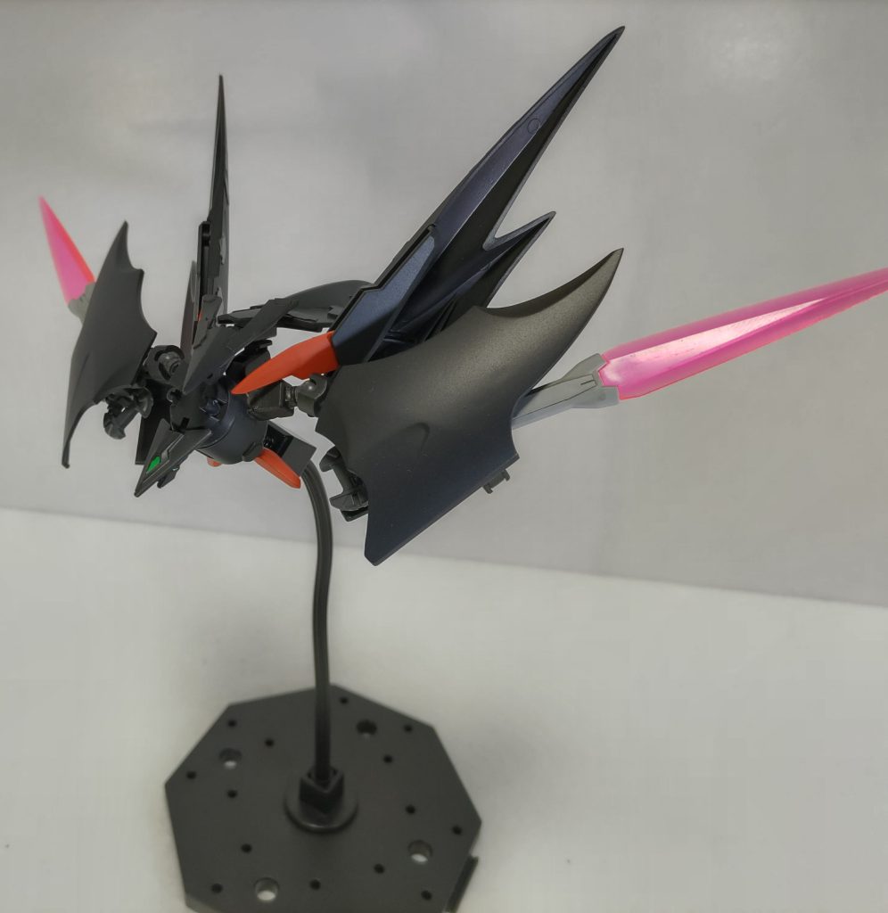 ウイングからはビーム刃が出せます笑