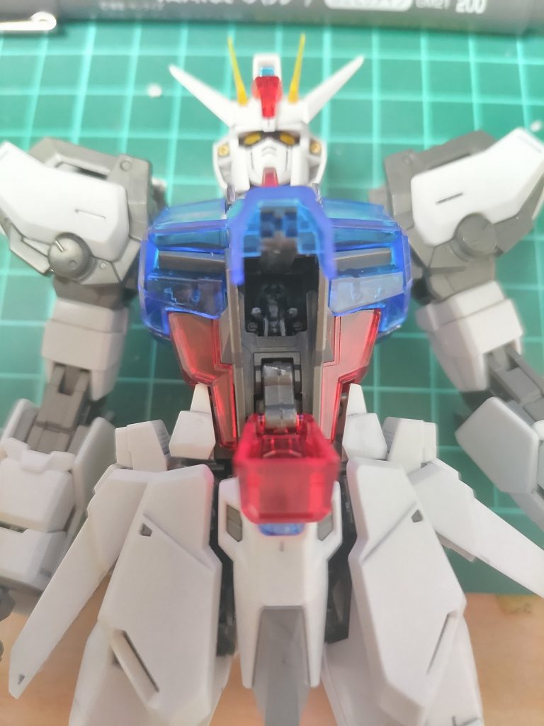 中のキラ君も頑張って塗りましたが見えない…。しかもハッチがとにかく開けにくいので多分二度と見れない😅