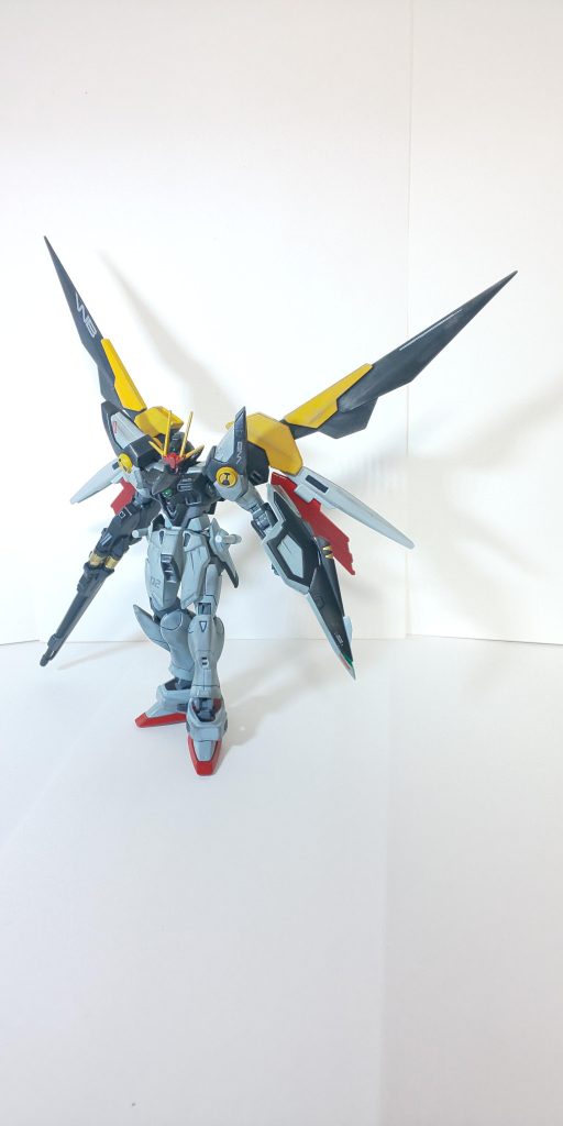 ウイングガンダムがとてもいい可動域をお持ちでしたので、格闘にいかさないともったいないと思い、政策してみました。