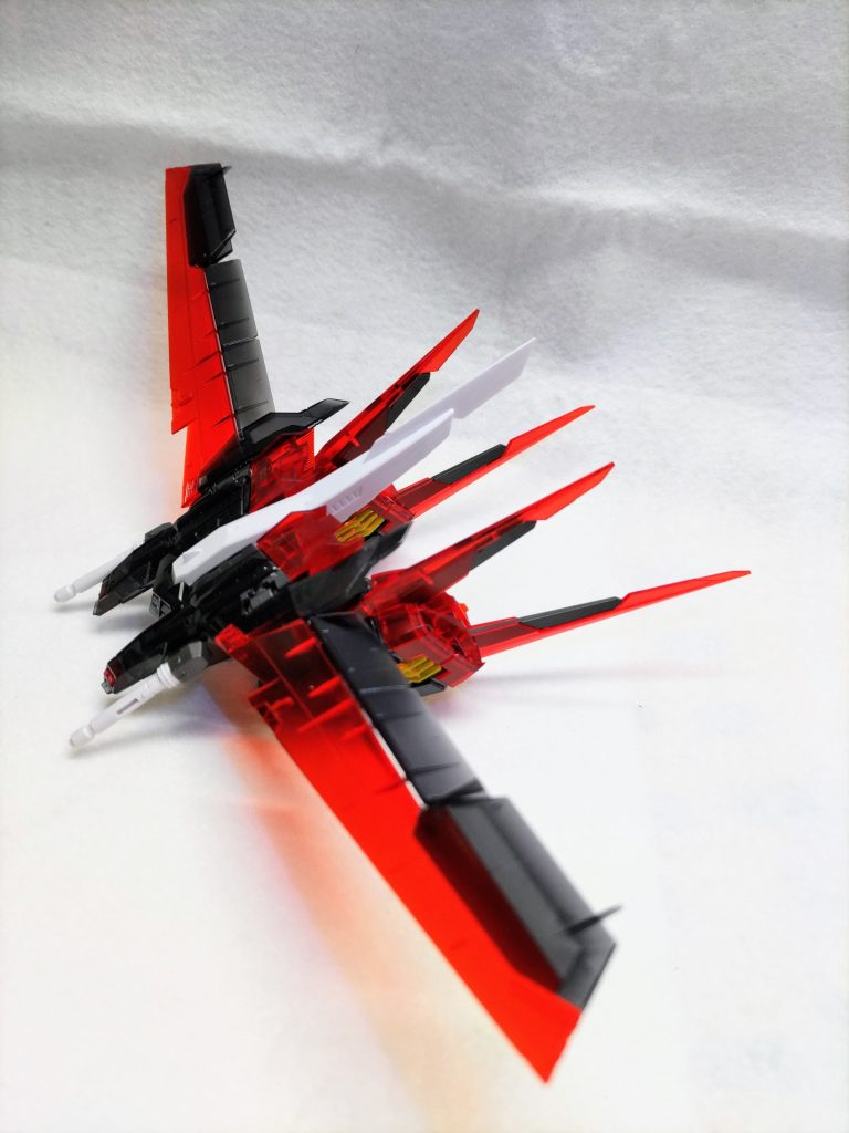 これだけでも支援機体みたいでカッコいい。フラップも可動するのすごい。