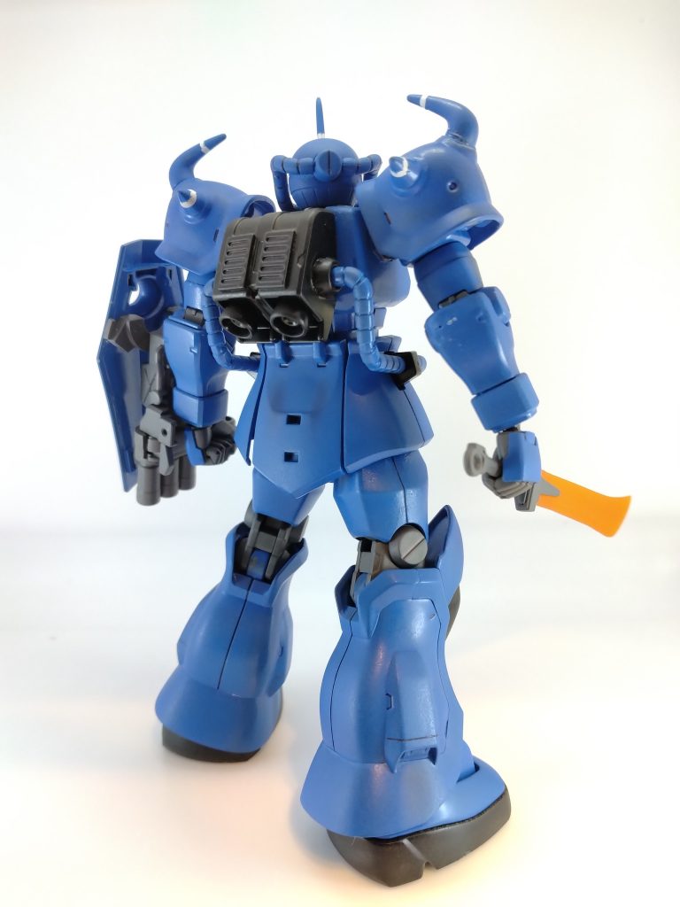 ゲームと小説版の挿絵を参考に、グフとグフカスタムのミキシングで制作しました。