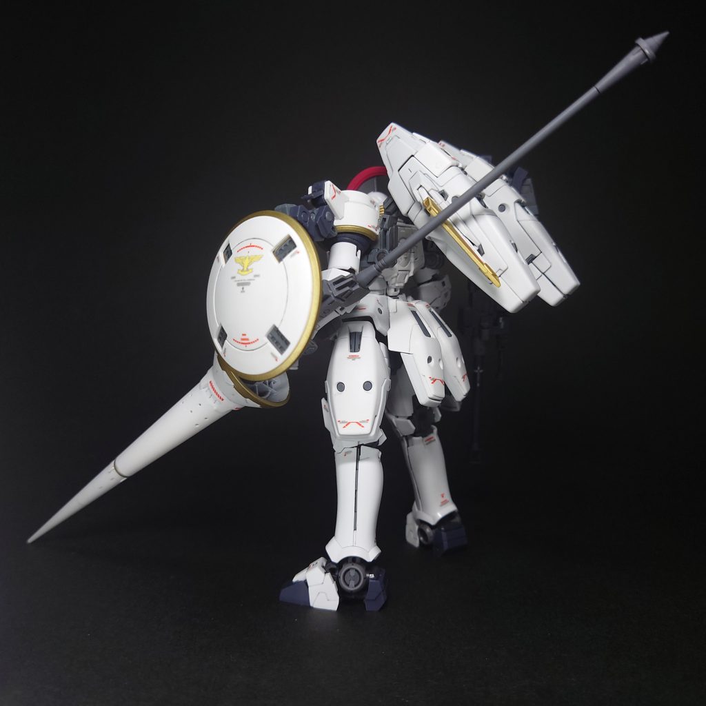 トールギスって騎士みたいなデザインなので、ランスと丸いシールドが、似合いますよね。