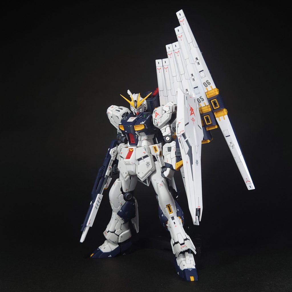 1/144サイズで、ここまでカッコいいνガンダムサザビーもカッコ良かったけど、その上を来ましたね(汗)