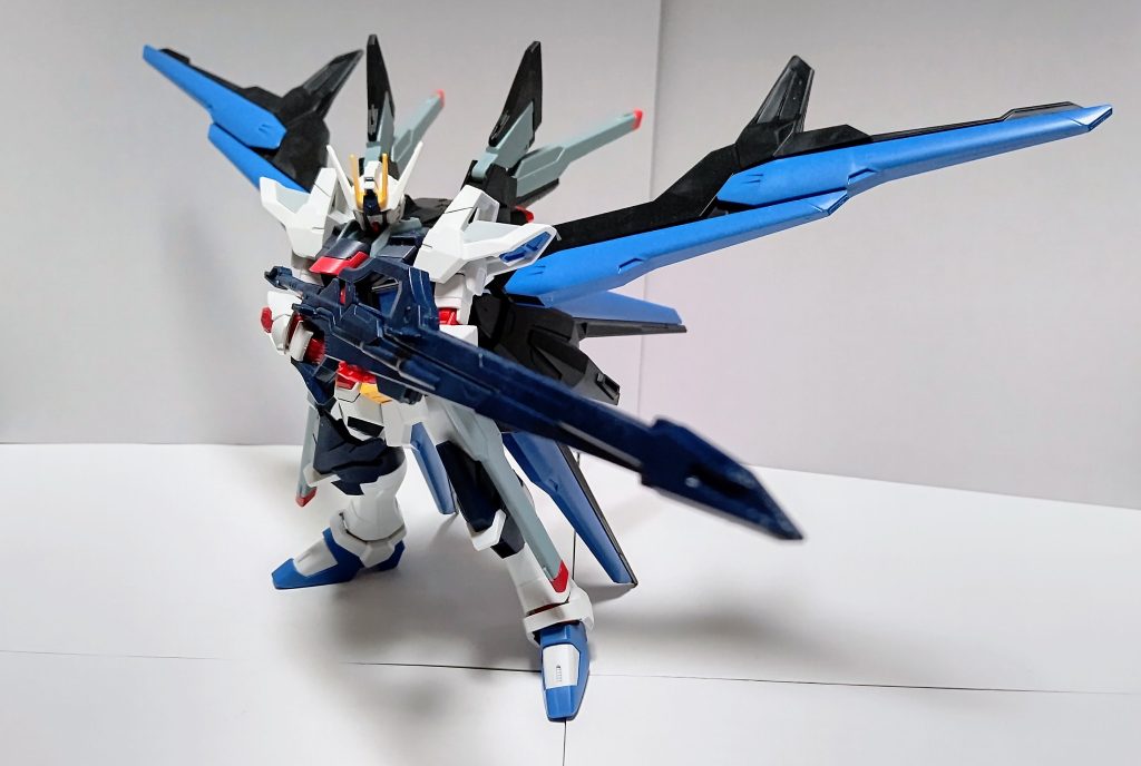 本家のビームライフルみたく、合体大型ビームライフルを構えてみる。