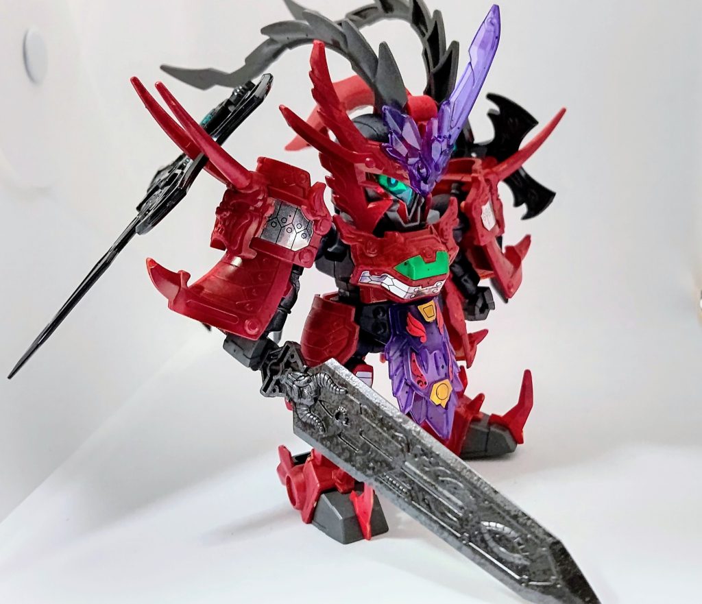 武器は冥黒の牙にしてエピオンの武器のビームサーベルを意識