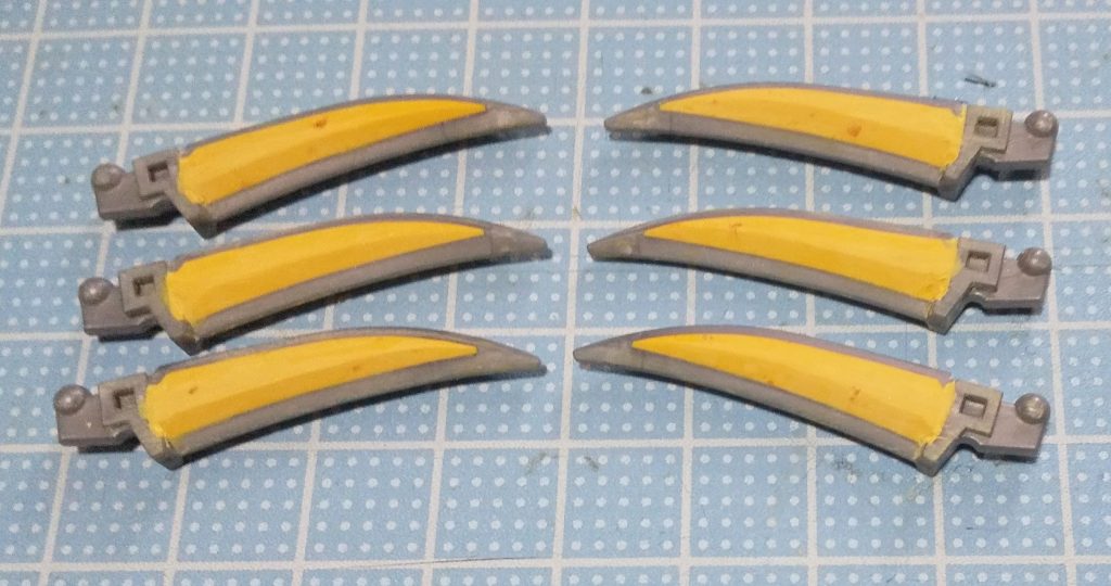 アイアンネイル肉埋め作業。穴を埋めるだけじゃなくて、真ん中が盛り上がってるので同じ形にならず苦労。時間がかかった割りに仕上がりはいまいちでした。技術不足。