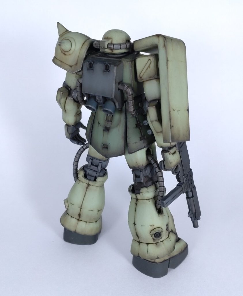 ザクⅡF2　成形色活かしウェザリング–3枚目/制作者：@knoppixxx