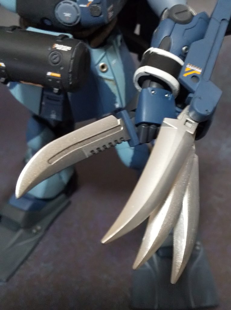 特徴的なアイアンネイル、肉埋めしたけどあまり上手く出来てません😅